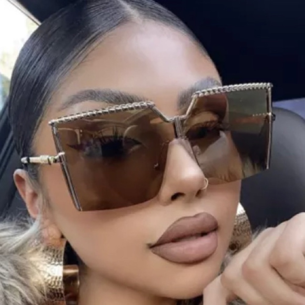 LAST PAIR!! Women Oversized Square Sunglasses